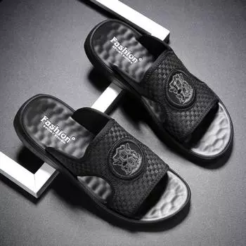 Men s slippers 2025 new trend personality Internet celebrity senior sandals summer wear outdoor casual non-slip T102 38