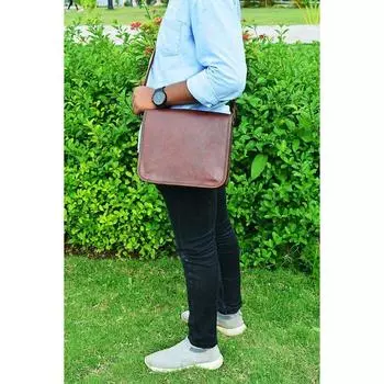 Messenger Crossbody I-pad Мужская повседневная сумка из натуральной козьей кожи с полным клапаном 11 x 9 x 3 in коричневый