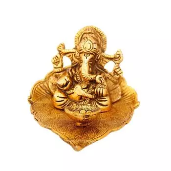 Metal Diya Pipal Leaf Shape with Ganesha Figurine, Gold, 4.25 X 3.75 X 2.5 Inch, 1 Pcs золотистый