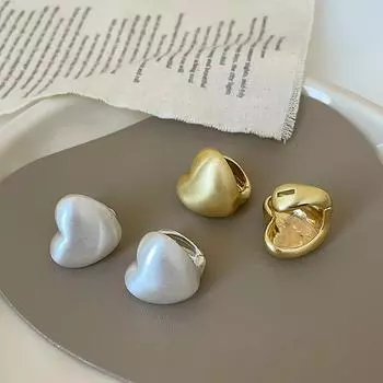 Металлическая матовая матовая пряжка для ушей Love, женские нишевые уникальные индивидуальные модные темпераментные универсальные серьги