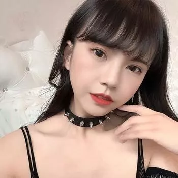 Металлическая пряжка, черное женское ожерелье с заклепками, металлическими шипами, ювелирное изделие из искусственной кожи, ключичная цепочка чёрный