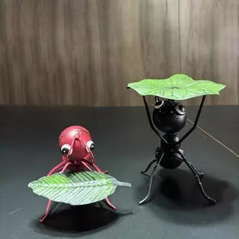 Металлическая садовая скульптура муравья, мультяшная фигурка муравья с подносом из листьев, комнатная статуэтка муравья, настольный лоток для ключей для стола, приставной столик, шкаф C
