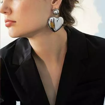 Металлические глянцевые большие серьги-сердечки, модные темпераментные серьги для уличной съемки