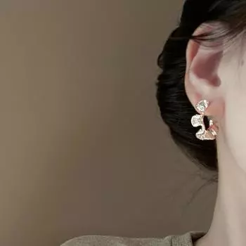 Металлические серьги в лесном стиле: идеальное сочетание моды и природы серебряный