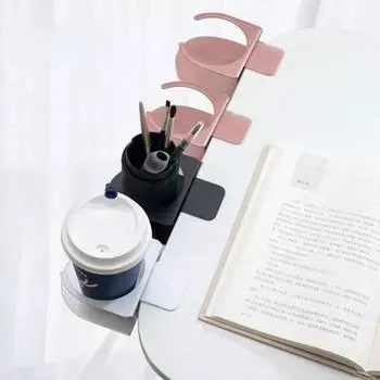 Металлический подстаканник для стола. Противоскользящие подушечки из более прочного материала экономят место, не требуют сверления. белый