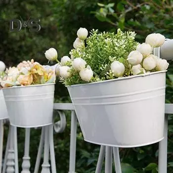 Металлический подвесной кашпо для оконных цветов, держатель для растений с дренажными отверстиями, съемные двойные крючки, цветочный горшок для перил балкона, ограждения светло-фиолетовый