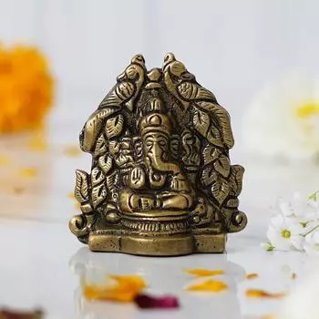 Металлический Ручной Работы Золотой Идол Господа Ганеши на Троне Дизайна Павлина - Декоративная Религиозная Статуэтка Бога для Дома, Храма