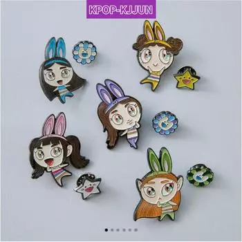 Металлический значок New Jeans x MURAKAMI HYEIN