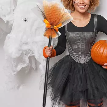 Метла ведьмы на Хэллоуин для праздничных костюмированных карнавалов, оранжевого цвета