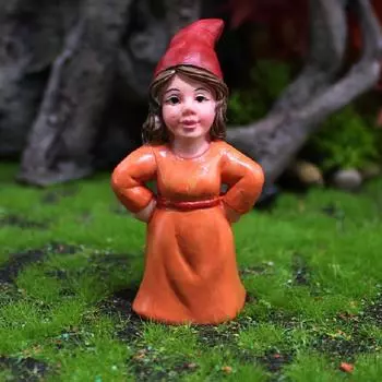 Micro Resin Landscape Gnome Figurine With Pig For Home Garden And Holiday Gift Female