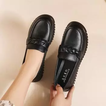 Женские туфли-лоферы из натуральной кожи на плоской подошве для женщин среднего и пожилого возраста. Удобная рабочая обувь без застежек на мягкой подошве для мам. 35