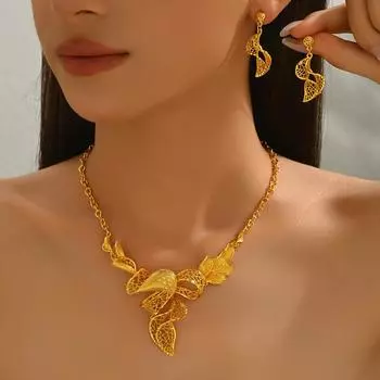 Middle East Explosive Women s Earrings Necklace Set Geometric Folds Twisted Design Metal Long Clavicle Chain Women
