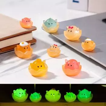 Микропейзаж Милый светящийся в темноте цыпленок в яичной скорлупе Милый цыпленок Украшения своими руками Слепая сумка Аксессуары Декор для рабочего стола автомобиля eggshell cute chicken10pc