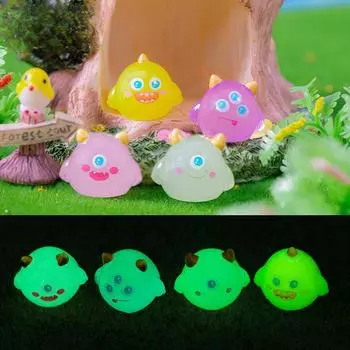 Микропейзажное украшение, мультяшная светящаяся в темноте фигурка маленького монстра из смолы, маленькое украшение для рабочего стола, аксессуары для украшения автомобиля luminous little monster зелёный