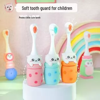 Милая детская зубная щетка с мягкой щетиной и рисунком для бережной защиты десен