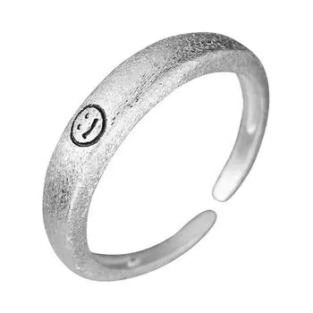 Милая девочка Матовые серьги-кольца со смайликом, Женские нишевые темпераментные милые серьги, Универсальные маленькие свежие матовые кольца с улыбкой copper