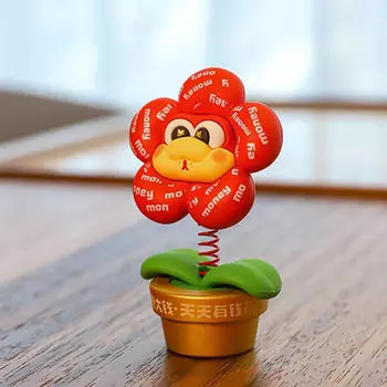 Милая фигурка-цветок в честь года Змеи красный