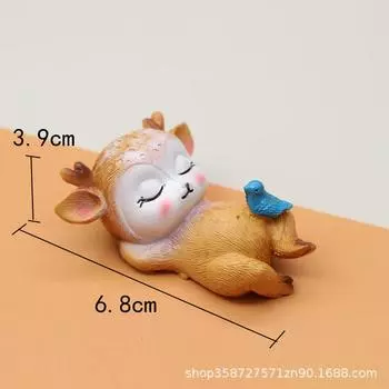 Милая и беззаботная фигурка оленя, микро-ландшафтная декорация, изделие из смолы, настольное украшение для офиса, автомобиля, песочницы, небольшой сувенир, подарок