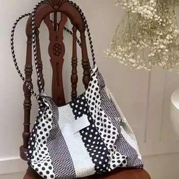 Милая и классная сумка Ghost Horse Girl Point из ткани, сумка через плечо, большая вместимость, универсальная ленивая ветровая холщовая сумка чёрный