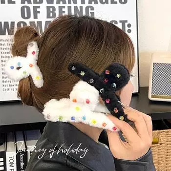 Милая красочная плюшевая заколка для волос для женщин и девочек, креативная зимняя заколка в виде акулы, элегантные аксессуары для волос, подарки