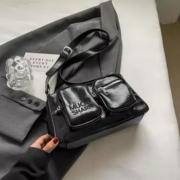 Милая, крутая, пикантная девушка, модная, классная мотоциклетная сумка для женщин. Новая мода 2024 года, антикварная сумка подмышками, универсальная сумка через плечо, маленькая квадратная сумка.