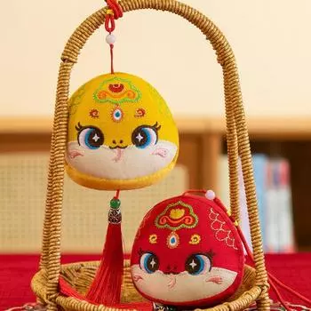 Милая мультяшная плюшевая игрушка-кукла 2025 года в виде змеи, талисман года змеи, благоприятный рюкзак, кулон, китайский подарок на год, украшение для автомобиля 8cm красный