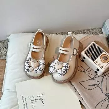 Милая обувь для принцессы для девочек, модная детская кожаная обувь на весну и осень, элегантная детская повседневная обувь на плоской подошве с сердечком и короной для свадебной вечеринки 21 чёрный