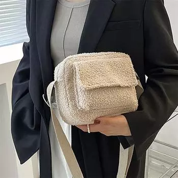 Милая однотонная осенне-зимняя маленькая квадратная сумка на одно плечо подмышкой, модная и зарубежная плюшевая женская сумка чёрный