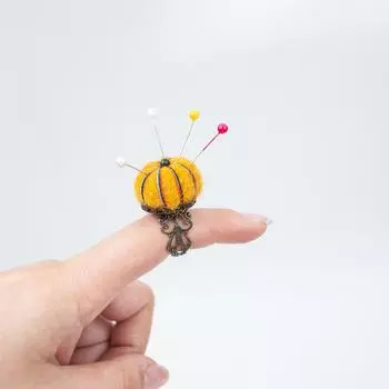 Милая подушечка для булавок в виде тыквы, портативная подушечка для булавок на запястье с основанием браслета, подушечка для игл для рукоделия, лоскутное шитье 1
