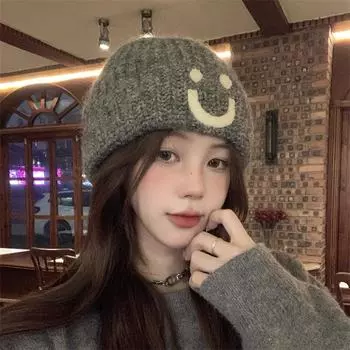 Милая шапка из шерсти со смайликом разных цветов с шерстяной зимней теплой защитой ушей для женщин elastic (56-58cm)