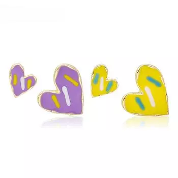 Милые асимметричные серьги в форме сердечек для стильного уличного образа весной/летом фиолетовый