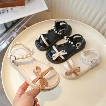 Милые босоножки принцессы для девочек, модная детская пляжная обувь с подвесками и бусинами, мягкие детские сандалии на плоской подошве с бантом, новинка лета 2024 г. 23 чёрный