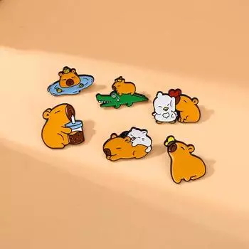 Милые броши в виде капибары, мультяшные очаровательно-наивные металлические броши в виде капибары, забавные украшения для одежды