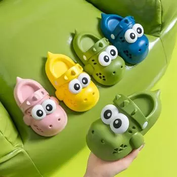 Милые детские тапочки с динозавром для мальчиков и девочек, летняя одежда для дома и улицы, нескользящие износостойкие домашние сандалии и тапочки, милая обувь с отверстиями 130mm зелёный