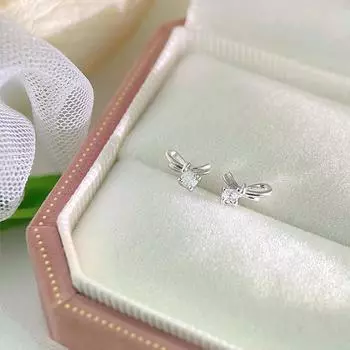 Милые и нежные серьги-бантики для женщин