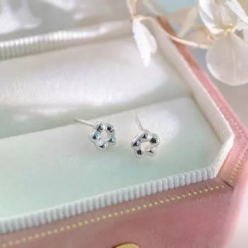 Милые и нежные серьги-цветы в стиле «маленькие и изысканные», легкие, роскошные, высокого класса, питательные, для прокалывания ушей, украшения для ушей