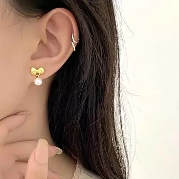 Милые и симпатичные серьги-гвоздики с жемчужным бантиком, легкие, роскошные, девичьи ощущения