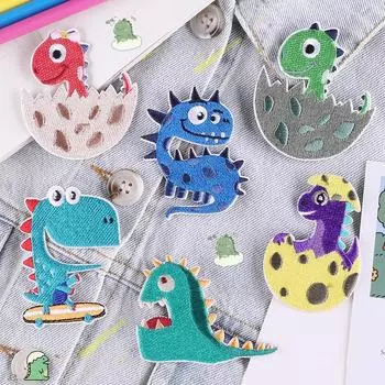Милые маленькие нашивки с вышивкой динозавра, мультяшные нашивки для одежды, самоклеящиеся наклейки, нашивки с животными на детской одежде, футболка с аппликацией «сделай сам» 5.5x6.7cm