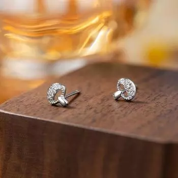 Милые маленькие серьги-гвоздики в форме гриба, женские легкие роскошные серьги-гвоздики с нишевым дизайном и небольшими полыми цирконами