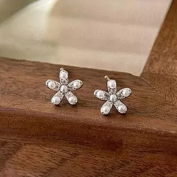 Милые маленькие свежие цветочные жемчужные серьги Мини маленькие серьги Супер Фея студенческие серьги