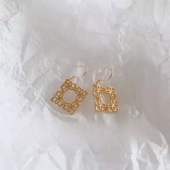 Милые полые квадратные серьги-бабочки с крючком для ушей, женские серьги Niche Design Sense Square, простые серьги Cold Wind золотой