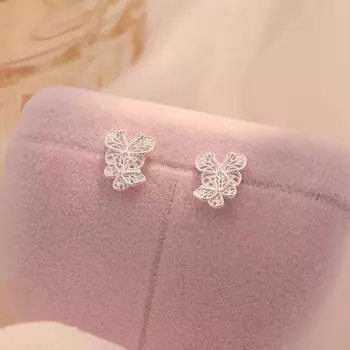 Милые полые серьги-бабочки для девочек, предотвращающие падение. Серьги с нишевым и нежным дизайном.