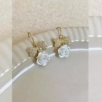 Милые серьги, серьги с цветами, индивидуальный темперамент, галстук-бабочка, легкие роскошные крючки для ушей, модные темпераментные маленькие серьги