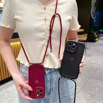 Милый чехол-ремешок через плечо с сердечком из жидкого термополиуретана для iPhone 16 Plus 15 14 13 12 Pro Max 11, противоударный чехол в виде ожерелья цвета конфет iPhone 16 чёрный