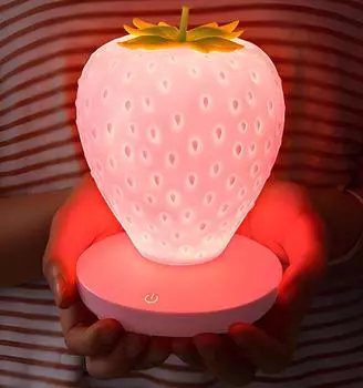 Милый детский ночник в виде клубники, перезаряжаемый светильник для сна, для кормления ребенка, маленькая настольная лампа, сжимаемая, с эффектом памяти, силикон, глаза