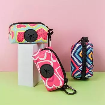 Милый дизайн держатель для мешков для какашек домашних животных без мешка для какашек и поводков, можно прикрепить к любым поводкам для собак на День святого Валентина