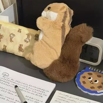 Милый маленький плюшевый пенал в виде белки, мягкие сумки для хранения карандашей в виде животных, многофункциональный большой емкости, канцелярский чехол one size