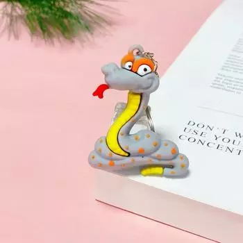 Милый мультяшный брелок-подвеска в виде змеи Боа-констриктор, знак зодиака, год змеи, стильные талисманы на удачу, украшение для рюкзака, автомобильное кольцо для ключей красный