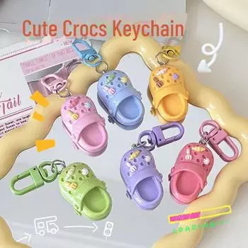 Милый мультяшный брелок в виде тапочек: Забавные подарки для пар и друзей, идеальные аксессуары для школьных сумок