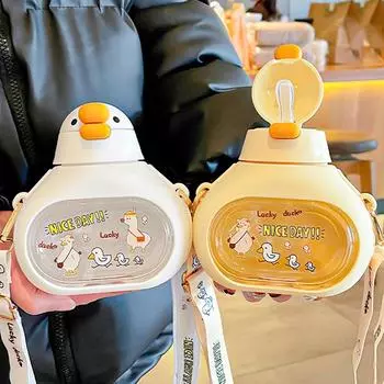 Милый мультяшный гусь, пластиковая бутылка для воды для девочек, детская соломенная чашка для воды, уличная портативная спортивная чашка для питья большой емкости 650ml